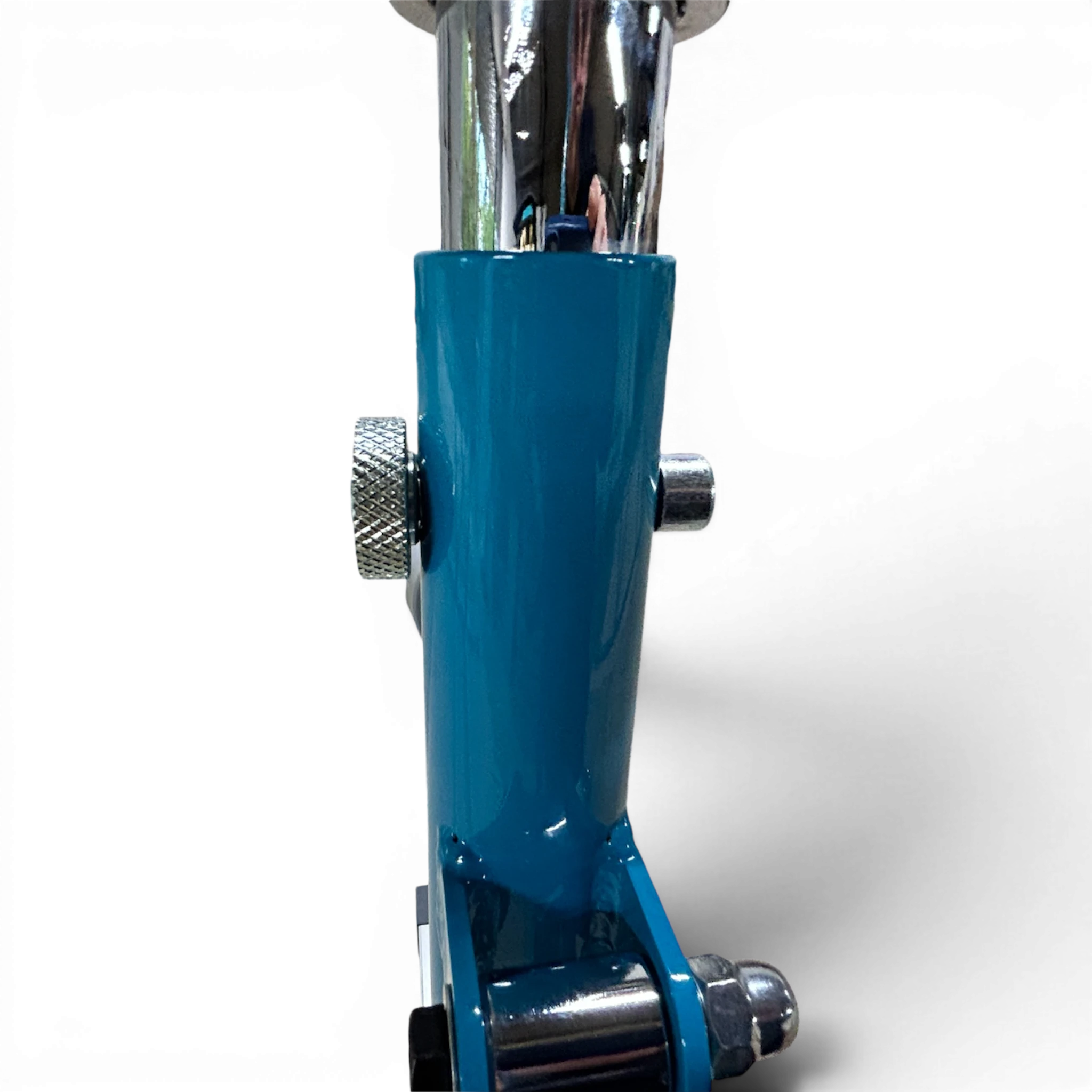UK Gym Pits blue powder-coated steel frame adjustment mechanism for freestanding asymmetric training bars