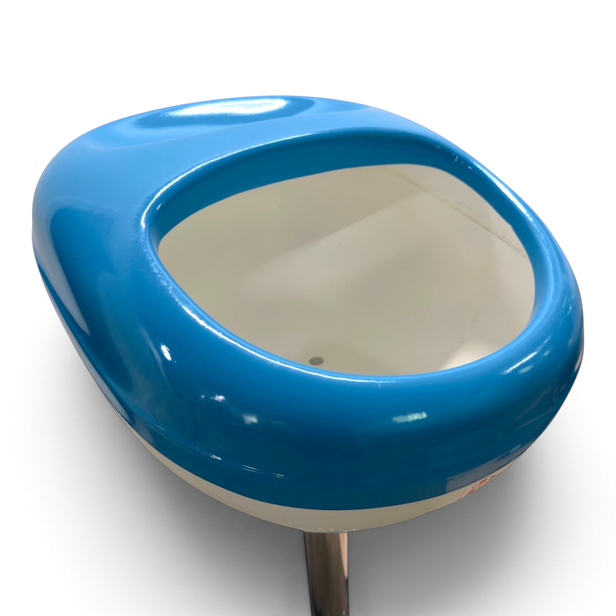UK Gym Pits Gaofei blue and white semi-circular gymnastics chalk bowl with a sturdy design and carry handle