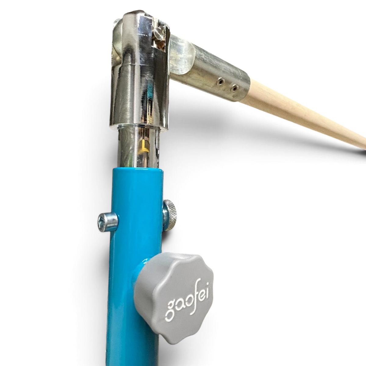 UK Gym Pits Gaofei asymmetric bar adjustment mechanism with blue steel frame and ergonomic locking handwheel