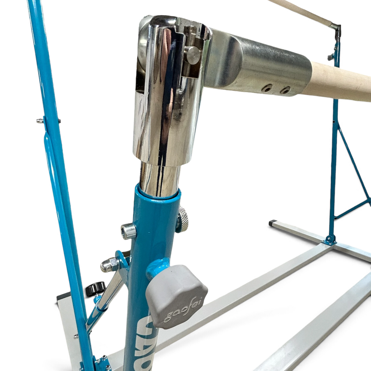 UK Gym Pits Gaofei freestanding asymmetric training bars with blue steel frame and adjustable wooden handrails.